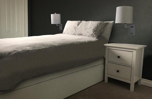 Connaught Apartment | Downtown Executive Subpenthouse near 17 Ave