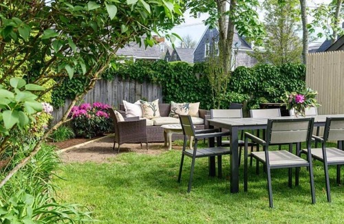 Nantucket Town House | Downtown Historic Home | Hot Tub