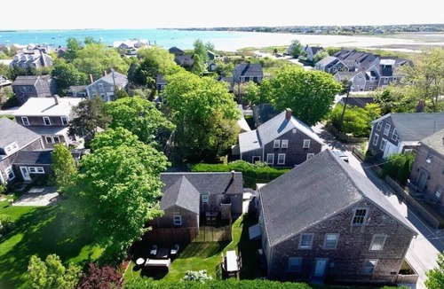Nantucket Town House | Downtown Historic Home | Hot Tub