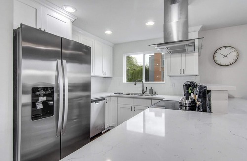 Norkirk House | Downtown Kirkland - Luxury 3rd Street Retreat