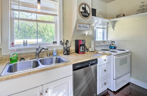 Poulsbo Cottage | Downtown Poulsbo Escape - Walk to Liberty Bay