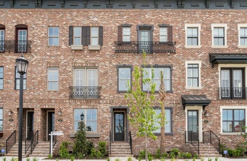 Hitch Village - Fred Wessels Homes House | Downtown Riverfront Luxury Townhome