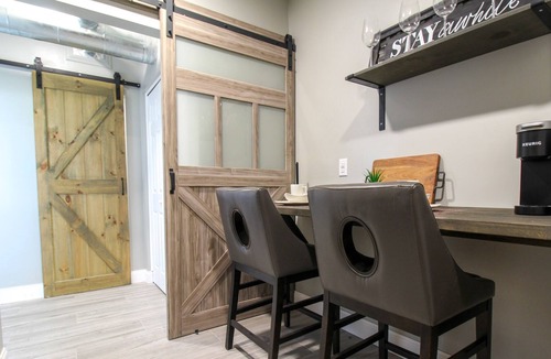 Park East Condo | Downtown Sarasota, Speakeasy