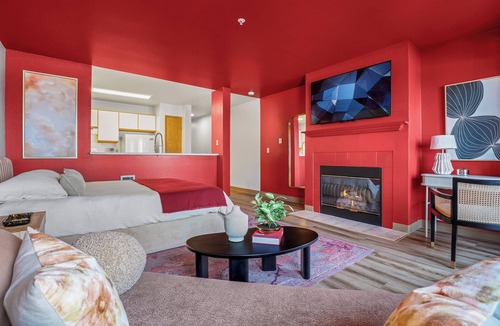 Belltown Hotel | Downtown Seattle Studio Near Pike Place with Rooftop Garden