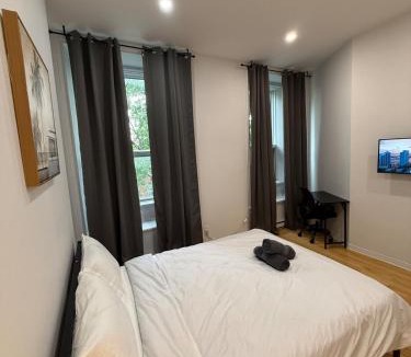 Sainte-Marie Apartment | Downtown Studio for 2 with Free private parking