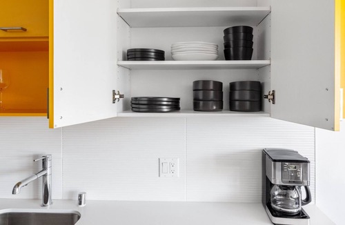 Wilburton Apartment | Dreamy Bellevue 1BR w/ BBQ, Gym, W/D, near Spring District, by Blueground