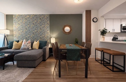 Crystal City Condo | Dreamy Extended Stay Amazon King Bed 1BR Garage, Pool,Balcony Gym Near DC, DCA