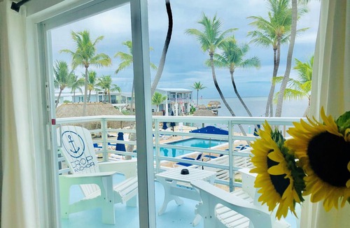 Islamorada Hotel | Drop Anchor