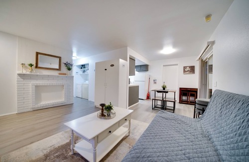 Lake Hills Cottage | Duplex Group Getaway 3 Mi to Dtwn Bellevue!