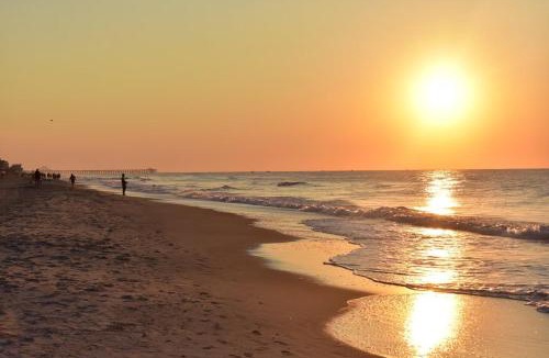 Atlantic Beach Hotel | E & E Motel