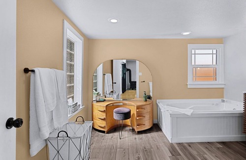 Depot Bench House | Earthy Pearl - 1 Bedroom Suite @ the Boise Depot