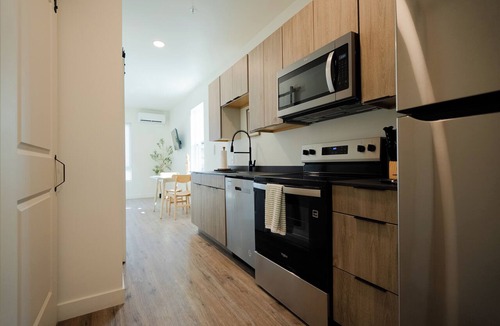 Franklin Park Apartment | East Market Columbus Modern Apartment
