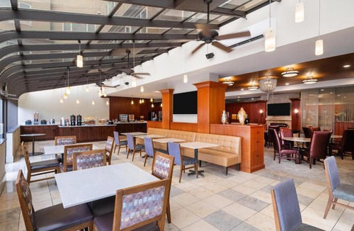 Lake Hills Hotel | Eastgate Hotel - BW Signature Collection