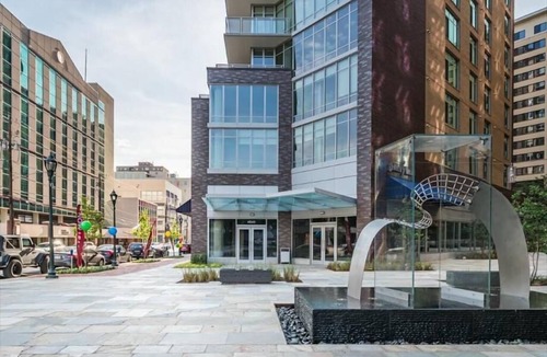 Woodmont Triangle Apartment | Easy commute to DC! | Spa & Pool | Near Bethesda Station | by GLS