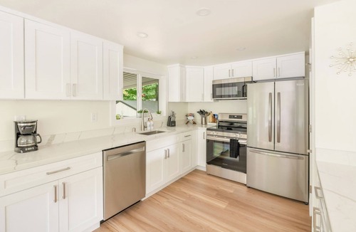 Victory Heights House | Easy MAJOR INTERNATIONAL SPORTING EVENT Access — 17 min to Fan Zone, 24 min to Stadium + 5BR Family Retreat @ Private Creek Fast