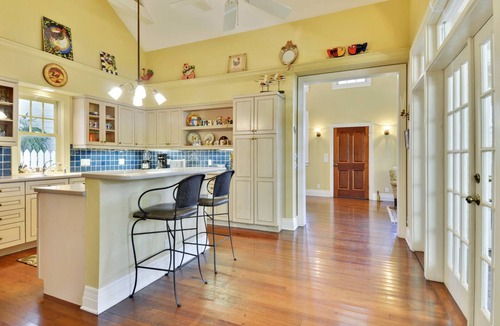 Bahama Village House | Easy Livin' by AvantStay | Key West Home w/Pool & BBQ | Month Long Stays Only