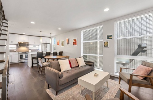Green Lake House | Eco-Friendly Home in Green Lake. Walk to the Park, Restaurants, Coffee Shops.