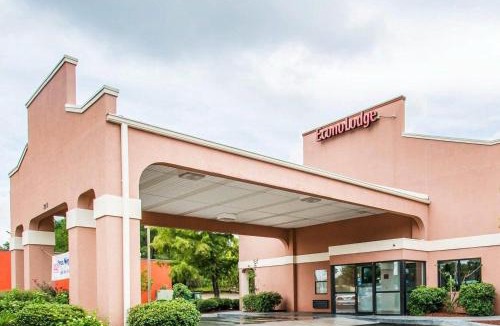 Dothan Cabin | Econo Lodge Dothan West