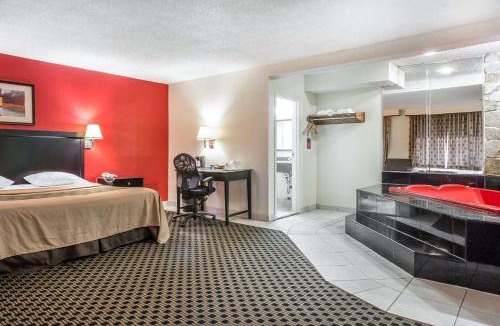 West Haven Cabin | Econo Lodge
