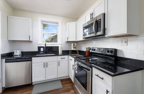Near East Columbus Villa | Eldridge Echo R - 3BR 1BA Unit in East Columbus