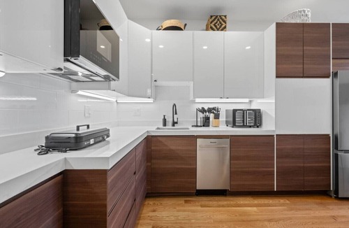Fenway–Kenmore Apartment | Elegant 1BR Plus: Sky-High City Views + King | Suite 9