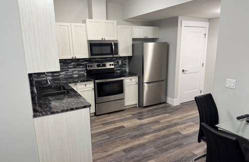 Timberlea House | Elegant 2-bedroom Basement Suite in Wood Buffalo, Canada