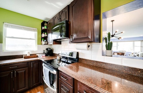 Seminary Hill Apartment | Elegant 4Bd, 3bth with Office,free parking and E.V Charger in peaceful neighbor