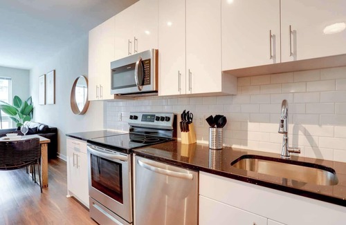 Groveton Apartment | Elegant Apt Near National Mall