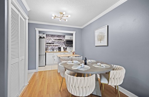 South Gate Ridge Apartment | Elegant Gray 1BR Condo , Heated Pool Near Siesta
