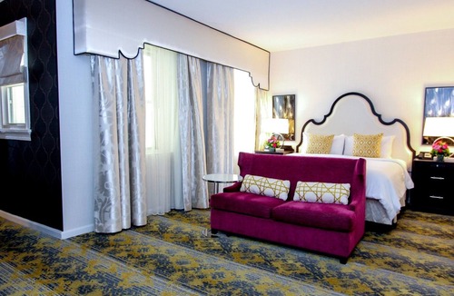 Kalorama Heights Hotel | Elegant Junior King Suite w/Refined Details + Easy Walk to Embassy Row Area