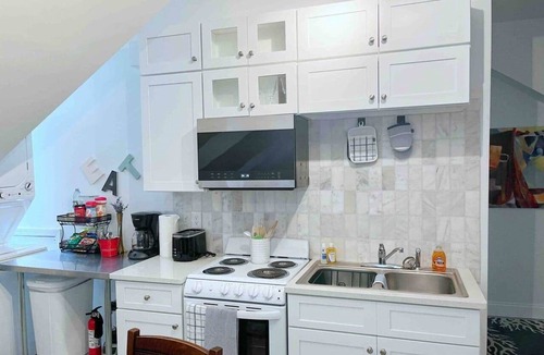 Covington House | Elegant, Private Studio in Covington “Hollywood of the South.” Near Atlanta