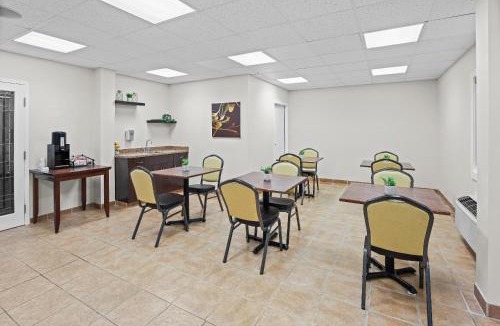 Lamont Hotel | Elk Island Studios - Lamont