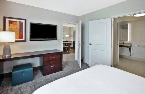 Northeast Columbus Hotel | Embassy Suites Columbus-Airport