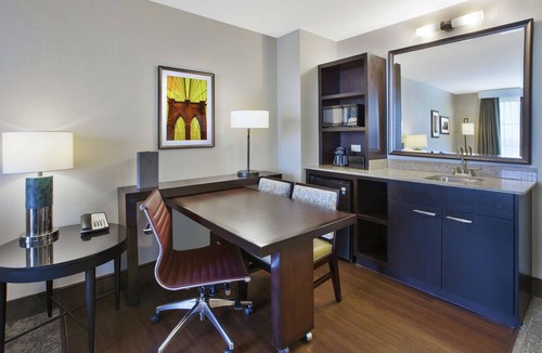 Northeast Columbus Hotel | Embassy Suites Columbus-Airport