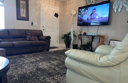 Englewood East Villa | Enjoy All Englewood Has to offer