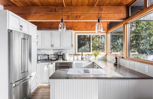 Northeast Bellevue House | Enjoy Paradise on Lake Sammamish