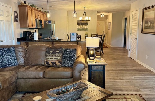 Hollister Condo | Enjoy sunsets, lake activies and Sports TV pkg at this Vickery Resort Condo