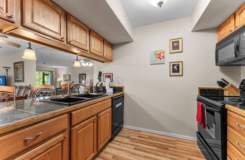 Table Rock Condo | Enjoy the Indoors and Outdoors in this Adorable Condo! This Oasis Allows Pets