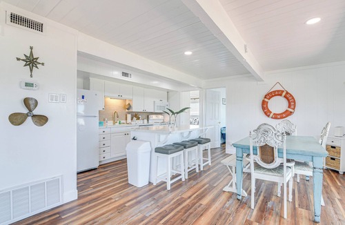 Galveston Cottage | Enjoy the View, Walk to Beach! Galveston Hideaway