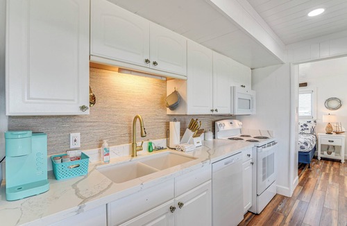 Galveston Cottage | Enjoy the View, Walk to Beach! Galveston Hideaway