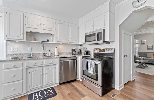 Chic's Beach House | Enjoy this charming & updated Virginia Beach/Chics Beach Unit. Blocks from Beach