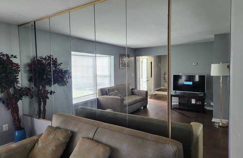 Clinton House | Entire Cozy House close to MGM, DC, Virginia