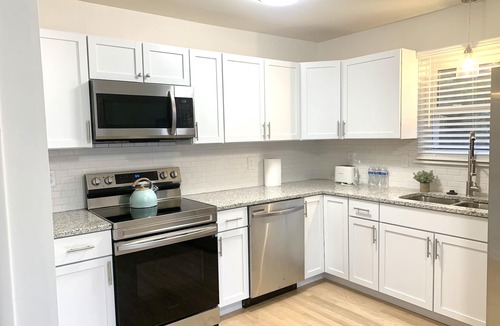 Columbus House | Entire, elegant, home in walkable upscale Bexley neighborhood