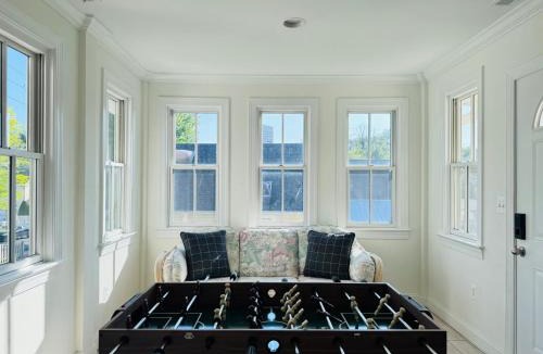 Rockville Apartment | Entire Family-friendly 4 BR Cozy Unit , Metro walk