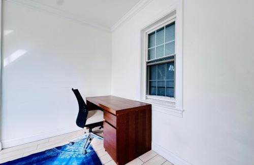 Rockville Apartment | Entire Family-friendly 4 BR Cozy Unit , Metro walk