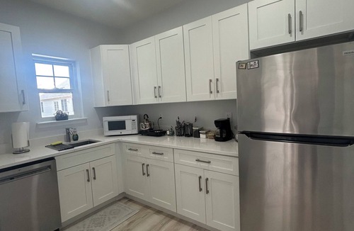 Dunn Loring Apartment | Entire Guest Suite w Elevator near Tysons Corner Falls Church Dunn Loring Metro