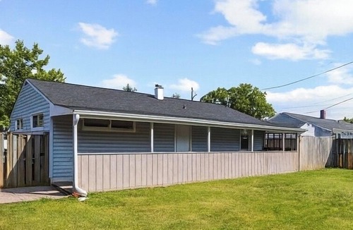 Glen Burnie House | Entire Home in Glen Burnie - 3 Bedroom Fully Fenced