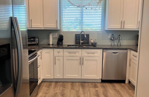 Englewood East Villa | ENTIRE HOME with 3bd 2,5 bath with Large swimming pool