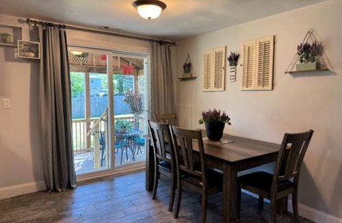 Ferndale House | Entire house minutes away from BWI airport, close to Annapolis, Baltimore, DC