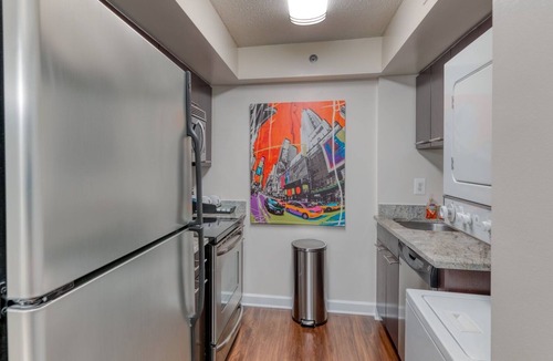 Arlington Apartment | Entire Luxury apt near Downtown D.C. w /FREE Wifi